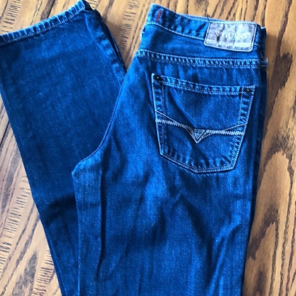 Women’s Guess slim straight Del Mar jeans size 29 x 32
